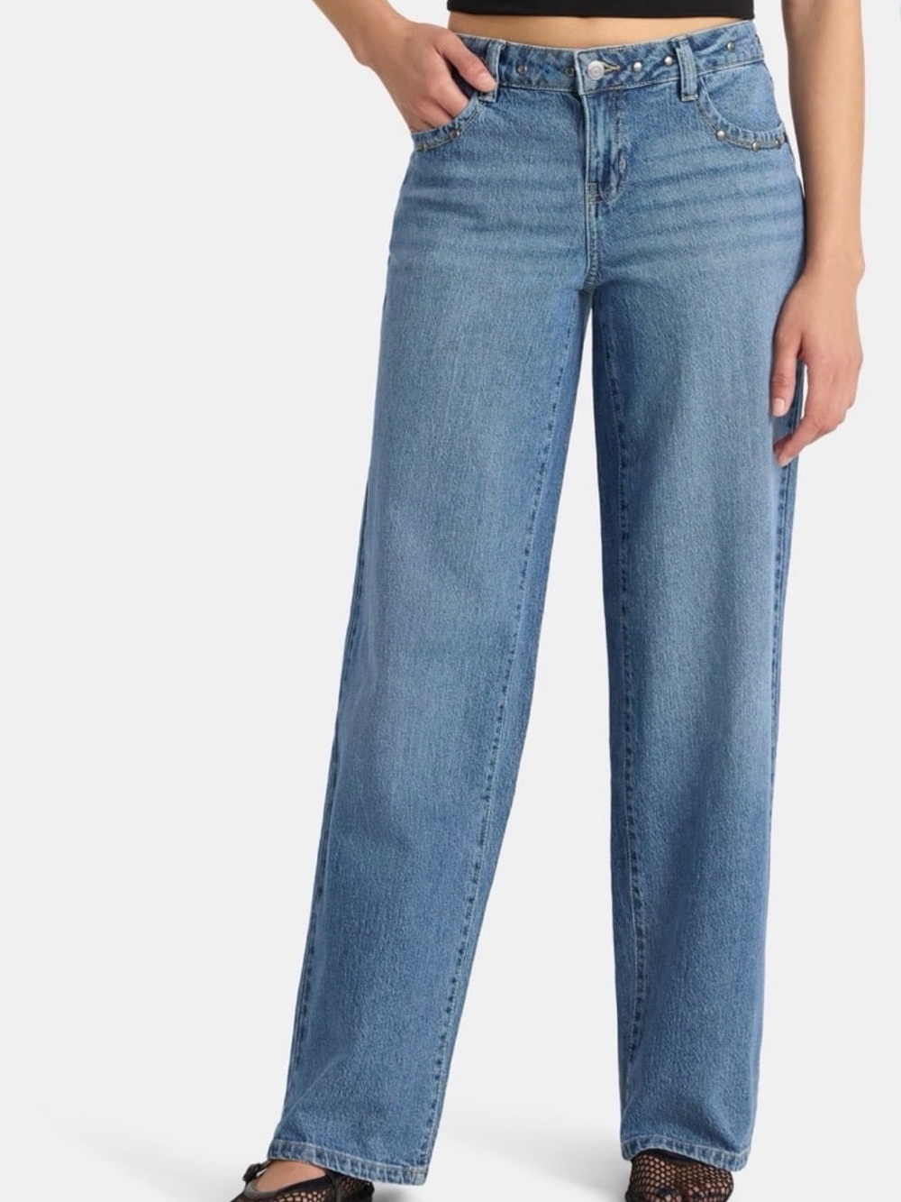 No boundaries low rise 32 inch inseam Wide-Leg studded Women’s Jeans